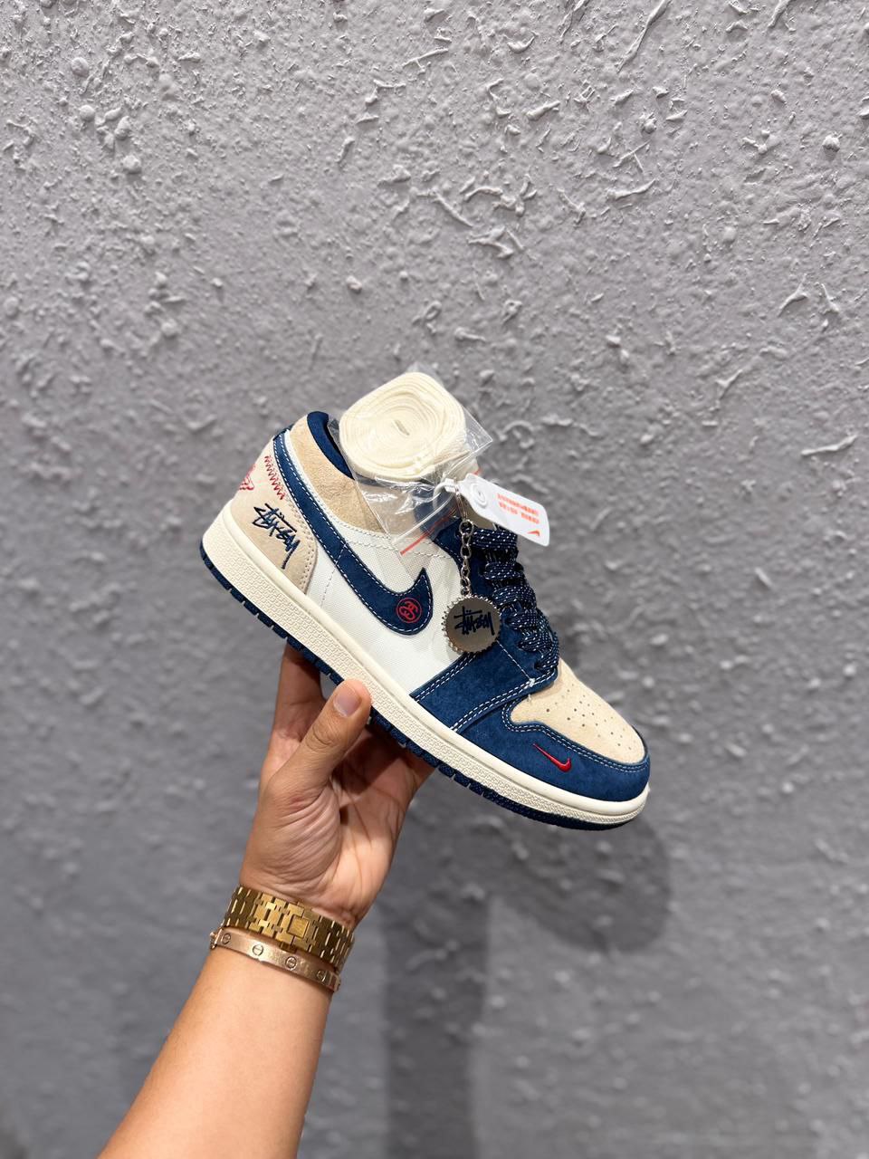 Air Jordans Retro 1 Low Stussy Navy Keychain Sneaker for Men's