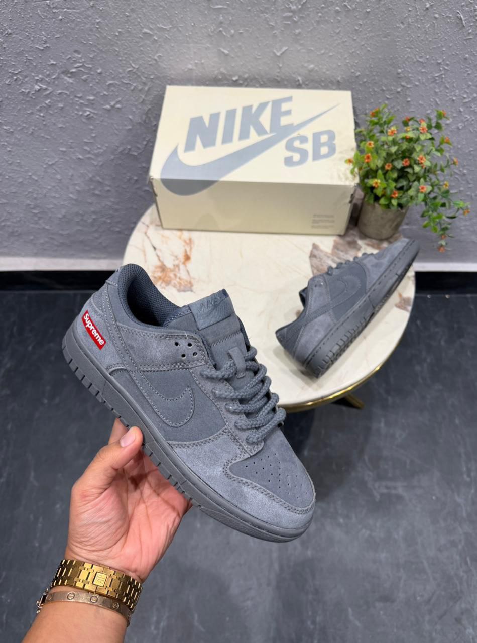Nike SB Dunk Supreme Wolf Grey Sneaker