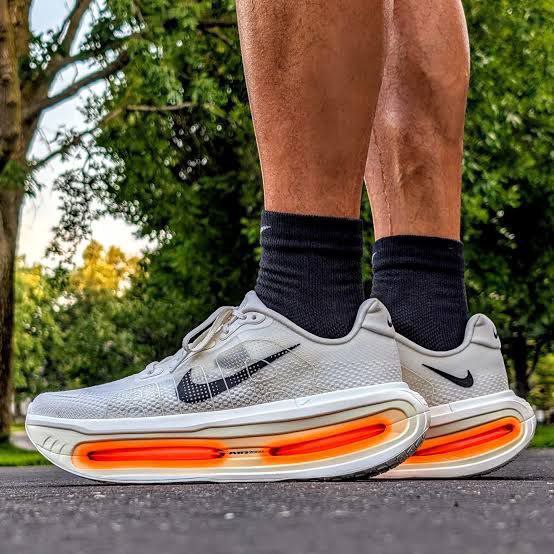 Nike Vomero Premium white road running shoes